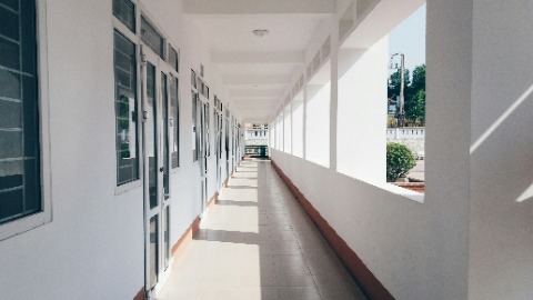 https://unsplash.com/photos/liiusuaISP0